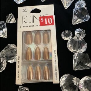 Icing vegan press on nails